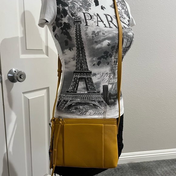 COPY - NWT - Vince Camuto Dania Crossbody bag, turmeric color - Picture 2 of 13